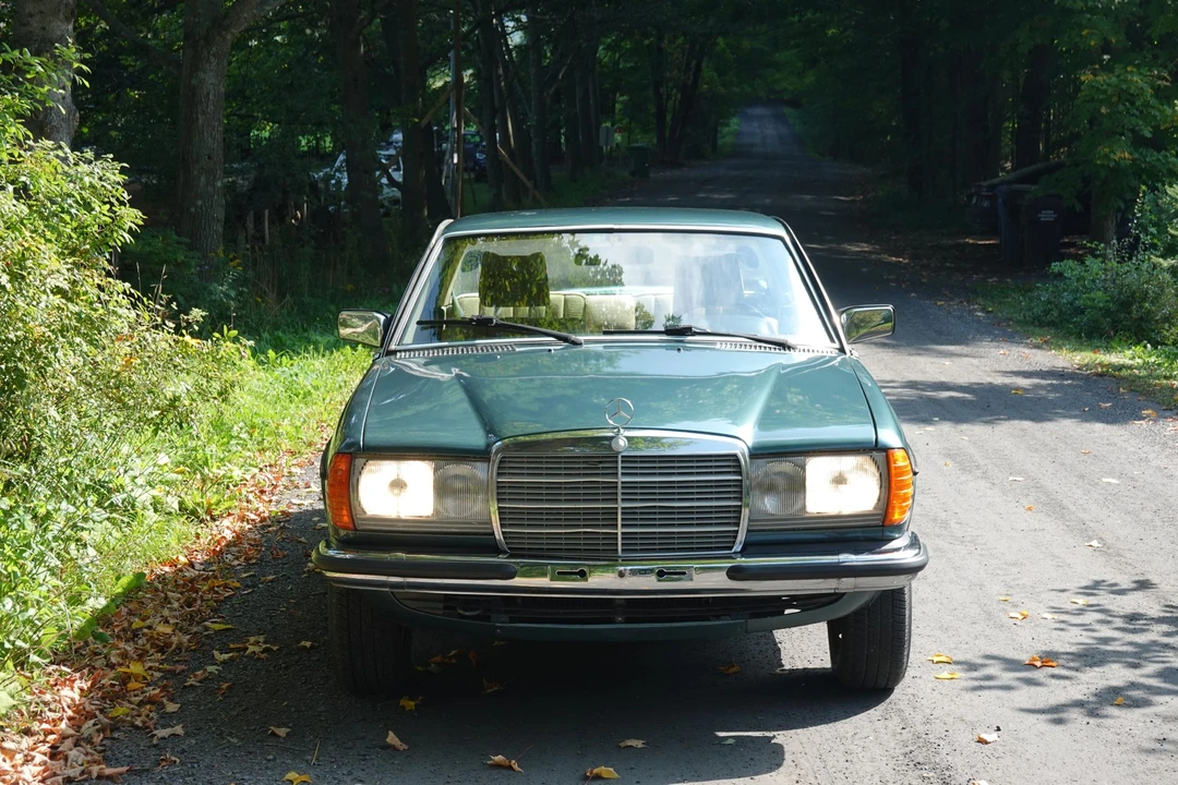 1982 Mercedes-Benz W123 Coupe (C123) - Image 26 of 31