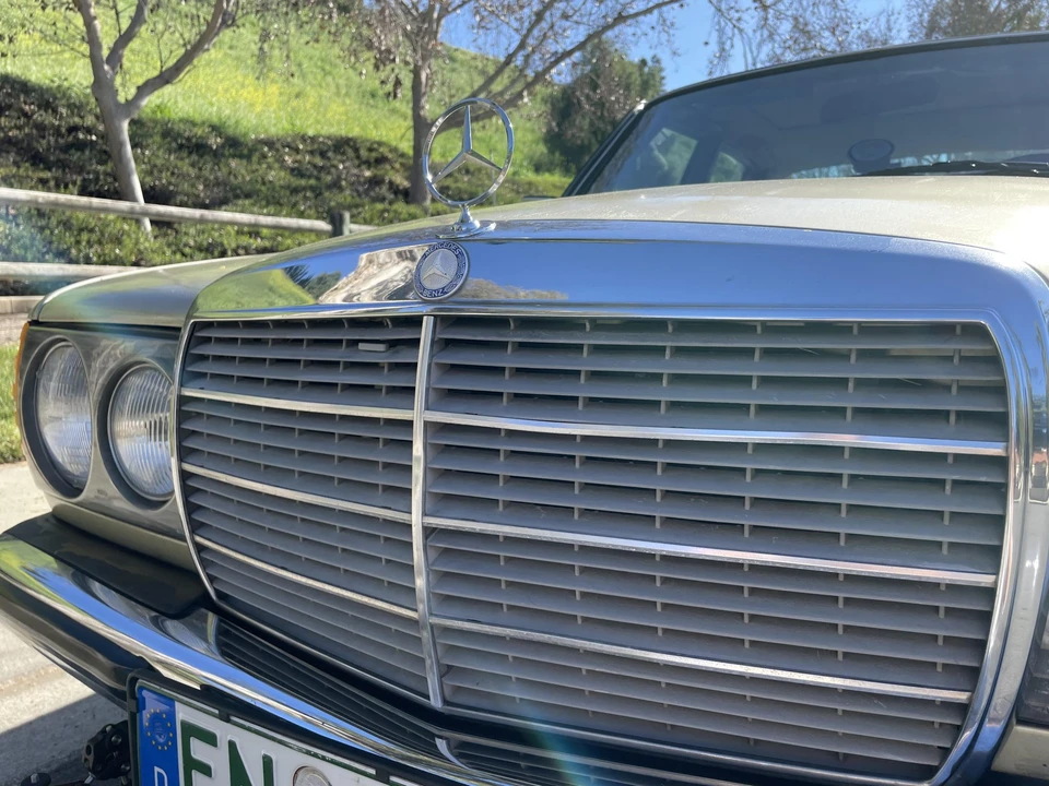 1982 Mercedes-Benz W123 Sedan - Image 23 of 31