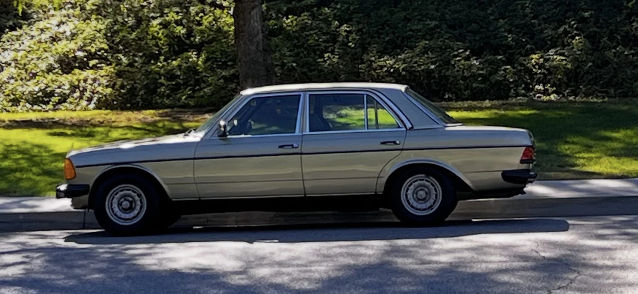 1982 Mercedes-Benz W123 Sedan - Image 8 of 31