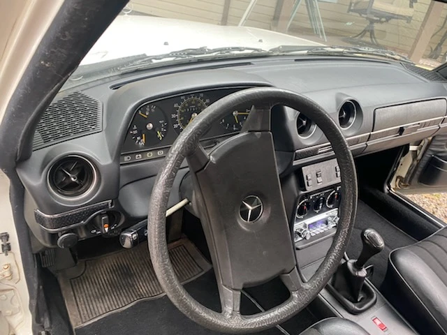 1982 Mercedes-Benz W123 Wagon (S123) - Image 26 of 31