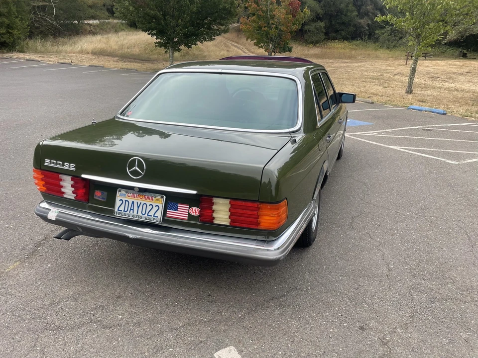 1982 Mercedes-Benz W126 S-Class Sedan - Image 24 of 31