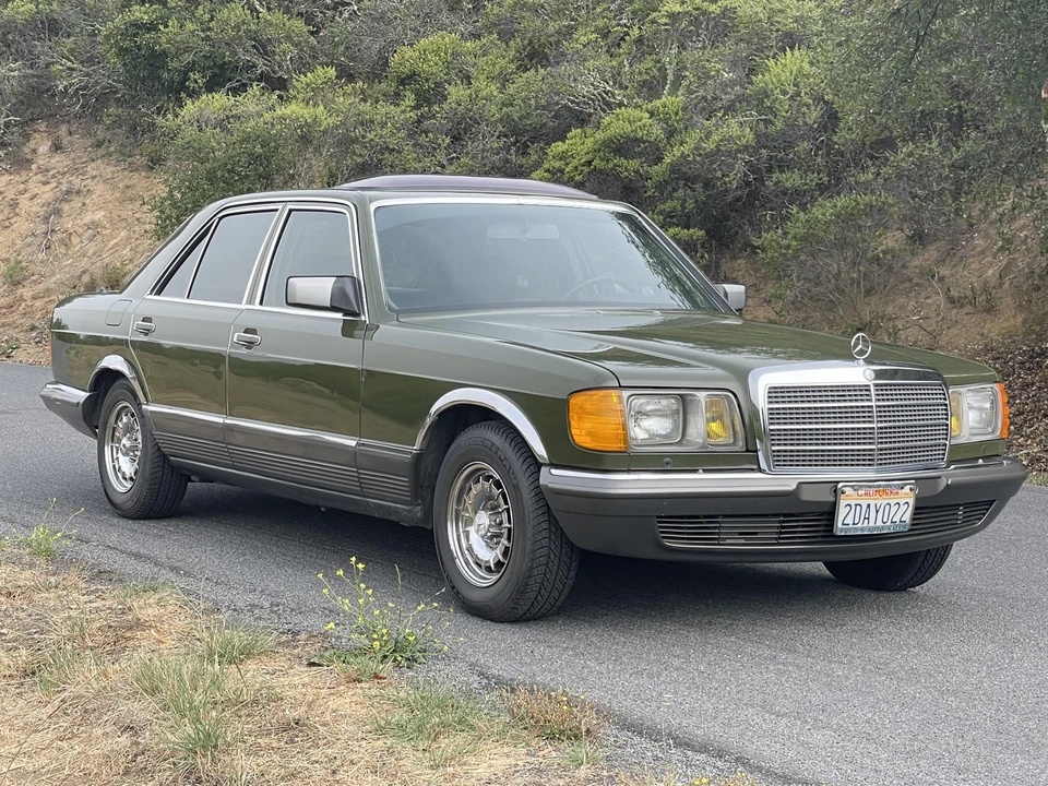 1982 Mercedes-Benz W126 S-Class Sedan - Image 2 of 31