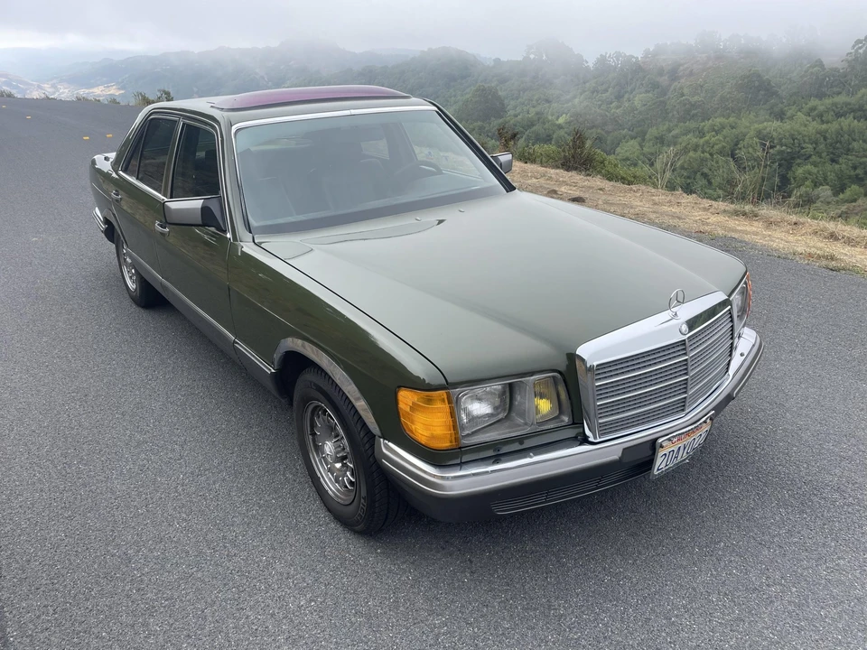 1982 Mercedes-Benz W126 S-Class Sedan - Image 4 of 31