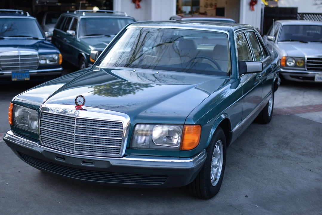1983 Mercedes-Benz W126 S-Class Sedan - Image 4 of 31