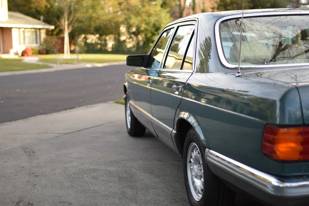 1983 Mercedes-Benz W126 S-Class Sedan - Image 30 of 31