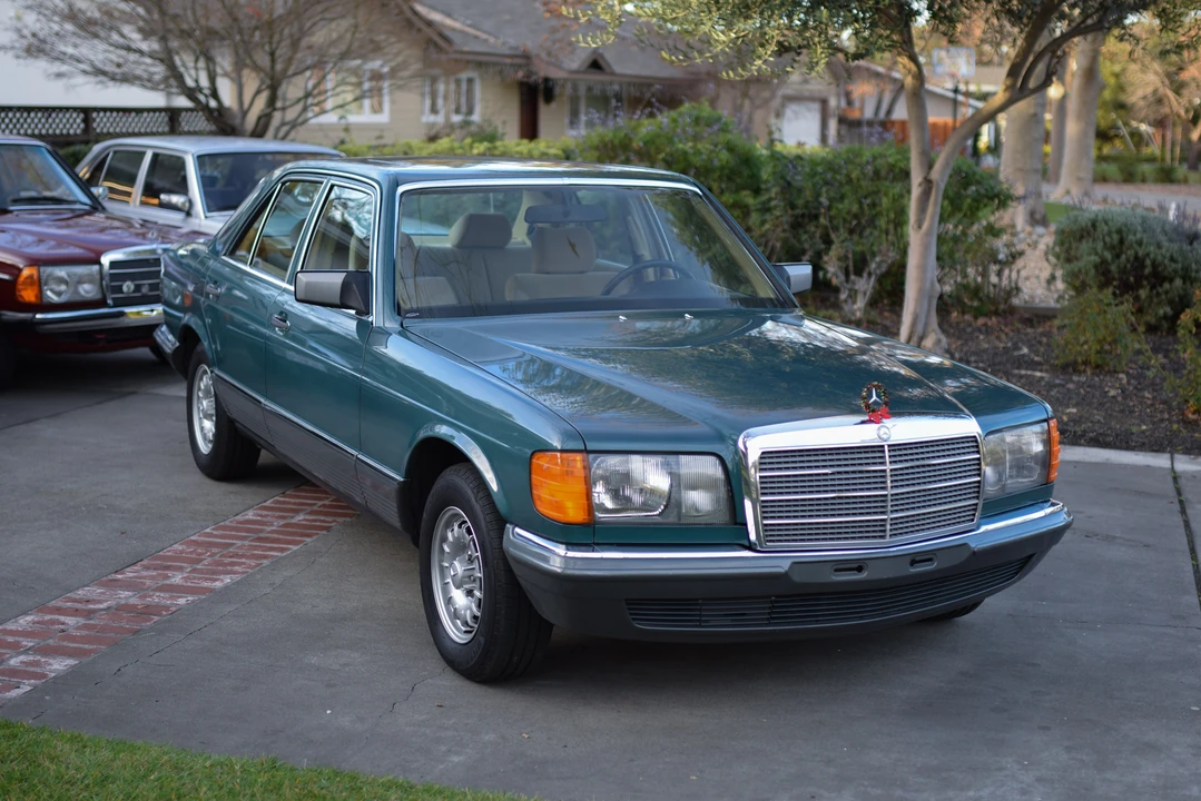 1983 Mercedes-Benz W126 S-Class Sedan - Image 3 of 31