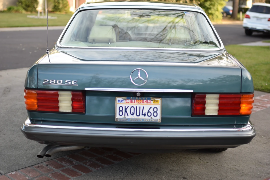 1983 Mercedes-Benz W126 S-Class Sedan - Image 17 of 31