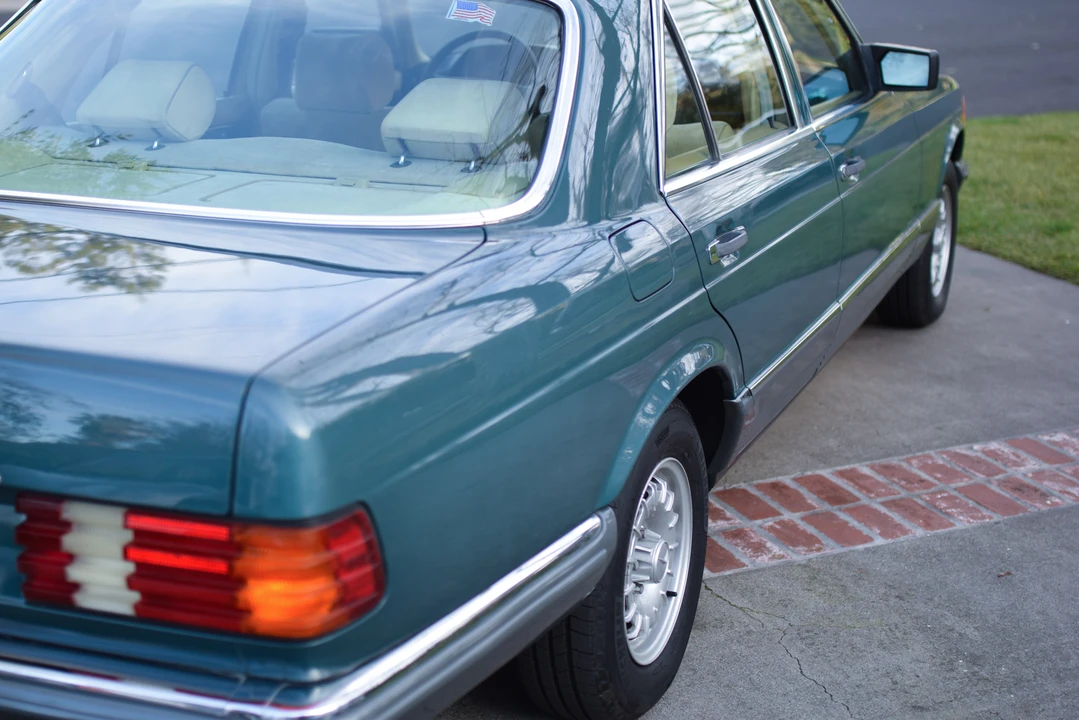 1983 Mercedes-Benz W126 S-Class Sedan - Image 16 of 31
