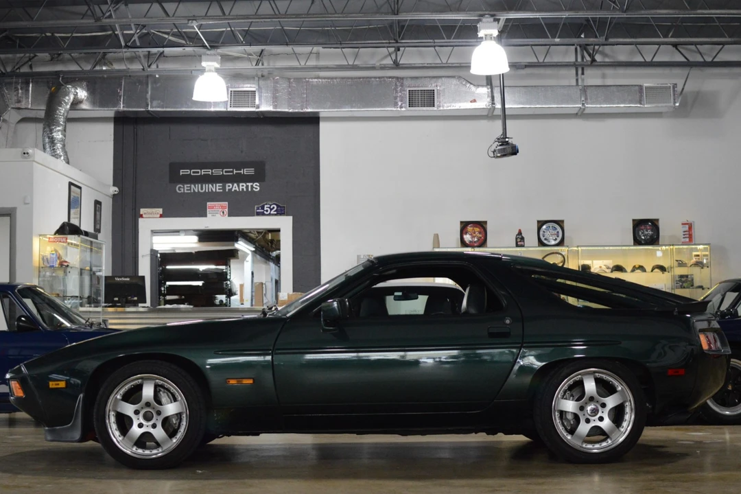 1983 Porsche 928 S - Image 2 of 31