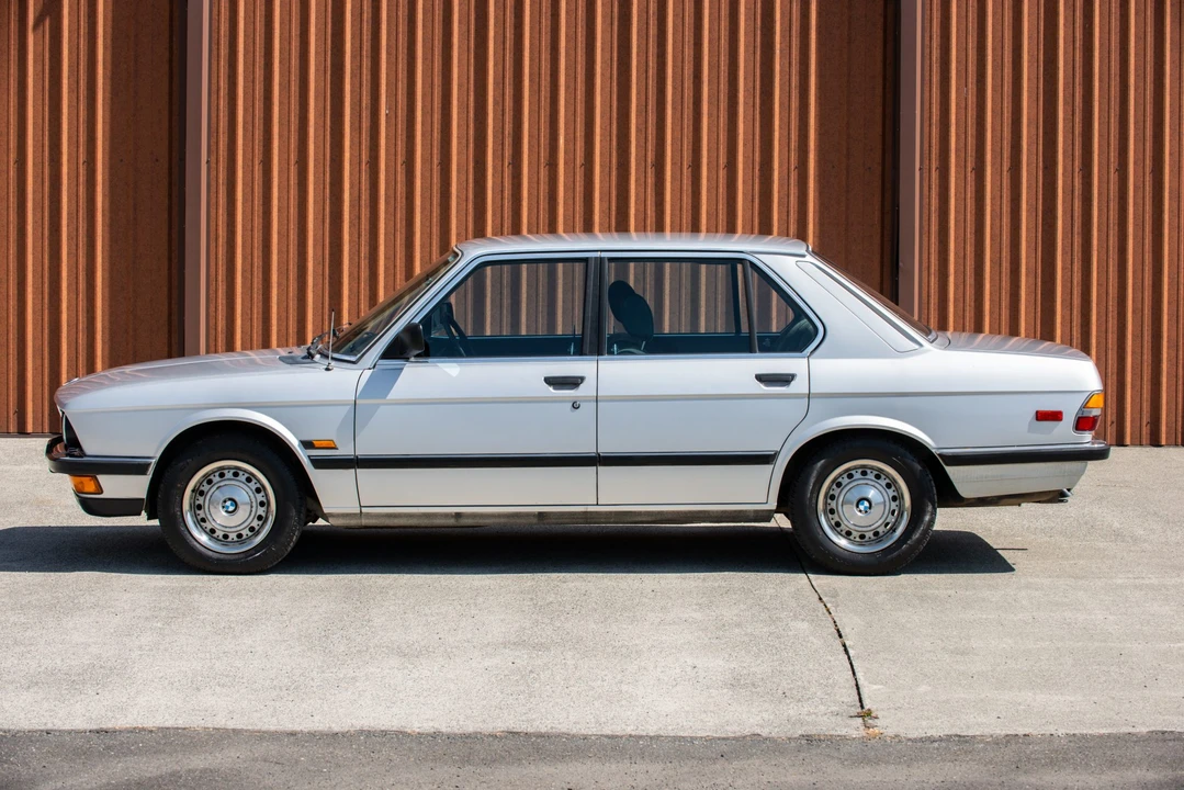 1984 BMW E28 5 Series - Image 2 of 31