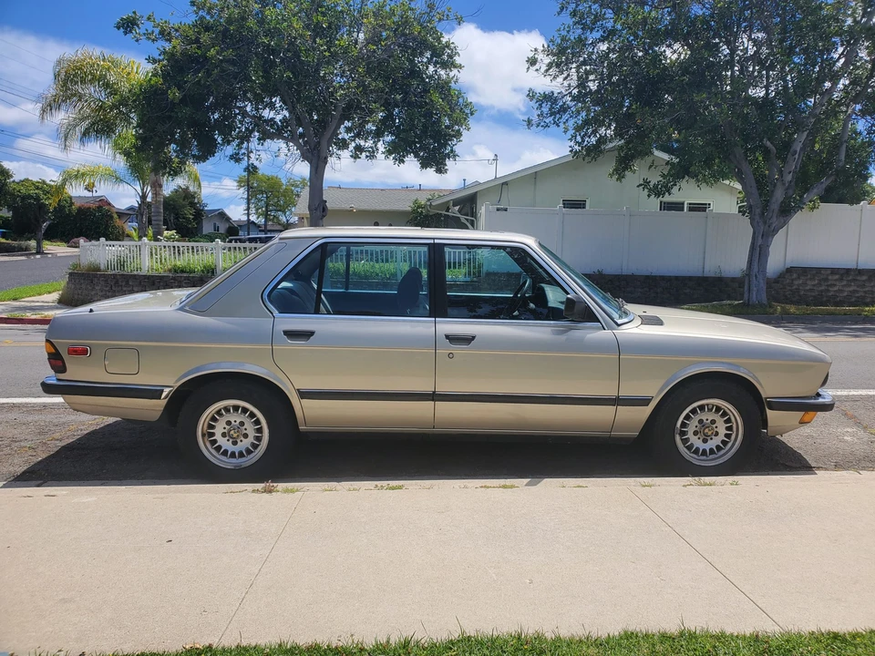 1984 BMW E28 5 Series - Image 5 of 31