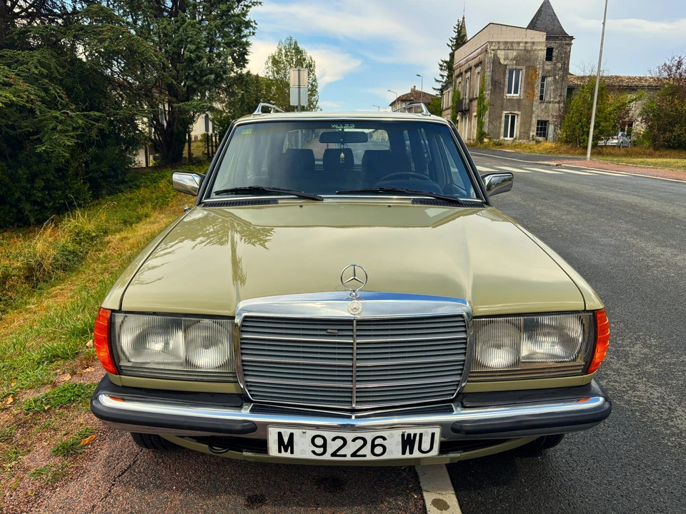 1984 Mercedes-Benz W123 Wagon (S123) - Image 26 of 31