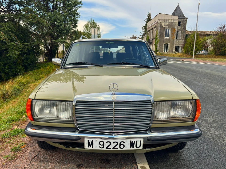 1984 Mercedes-Benz W123 Wagon (S123) - Image 27 of 31