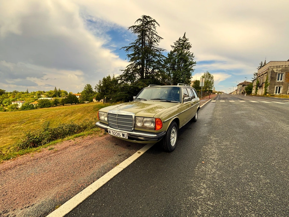 1984 Mercedes-Benz W123 Wagon (S123) - Image 17 of 31