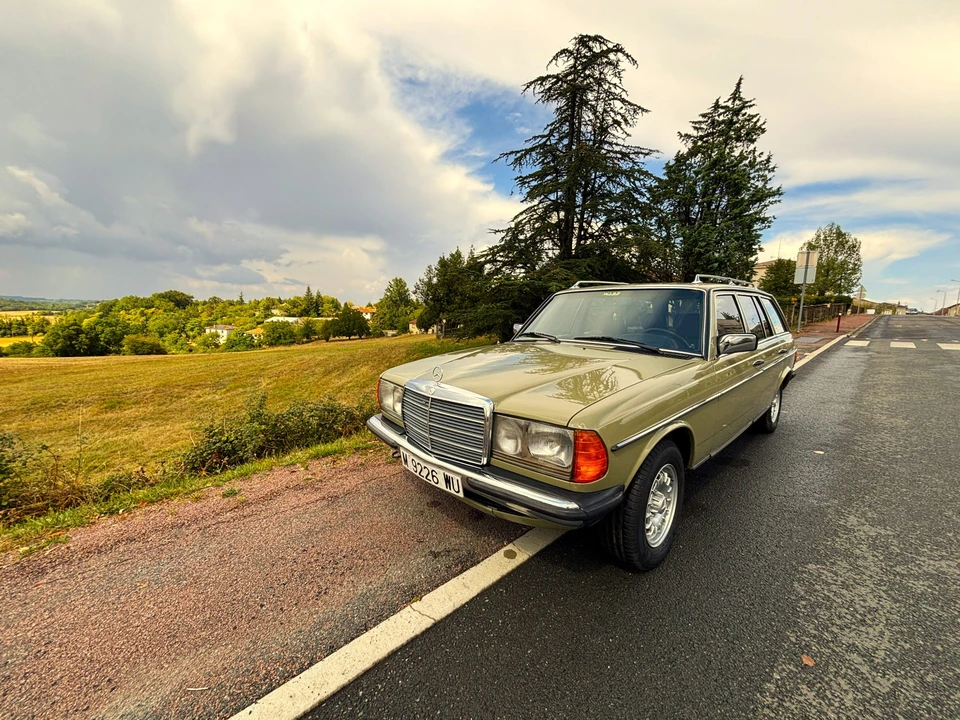 1984 Mercedes-Benz W123 Wagon (S123) - Image 16 of 31
