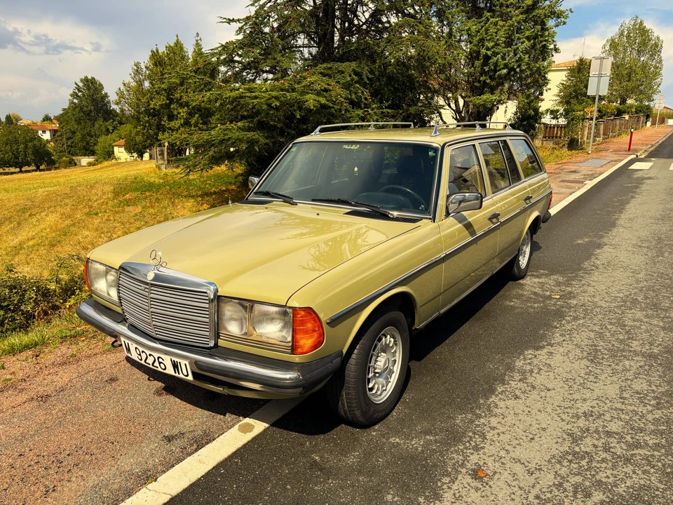 1984 Mercedes-Benz W123 Wagon (S123) - Image 12 of 31