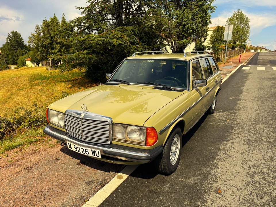 1984 Mercedes-Benz W123 Wagon (S123) - Image 13 of 31