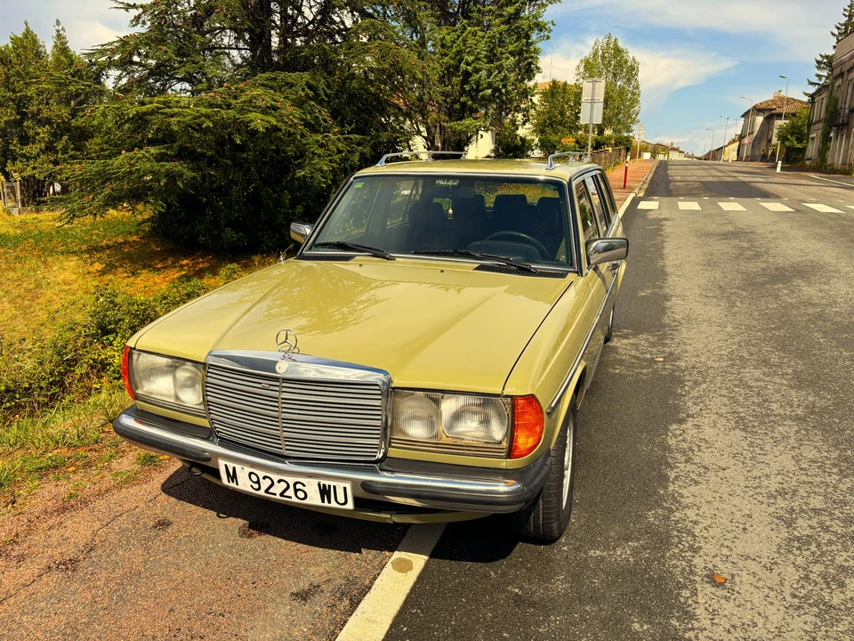 1984 Mercedes-Benz W123 Wagon (S123) - Image 15 of 31