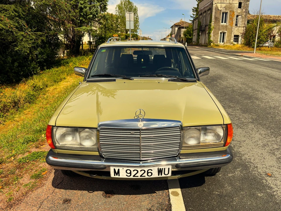 1984 Mercedes-Benz W123 Wagon (S123) - Image 29 of 31