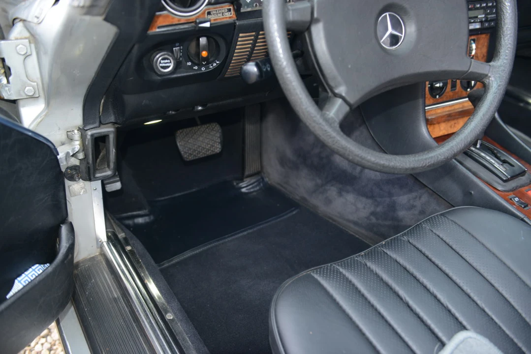1984 Mercedes-Benz R107 SL-Class - Image 26 of 31