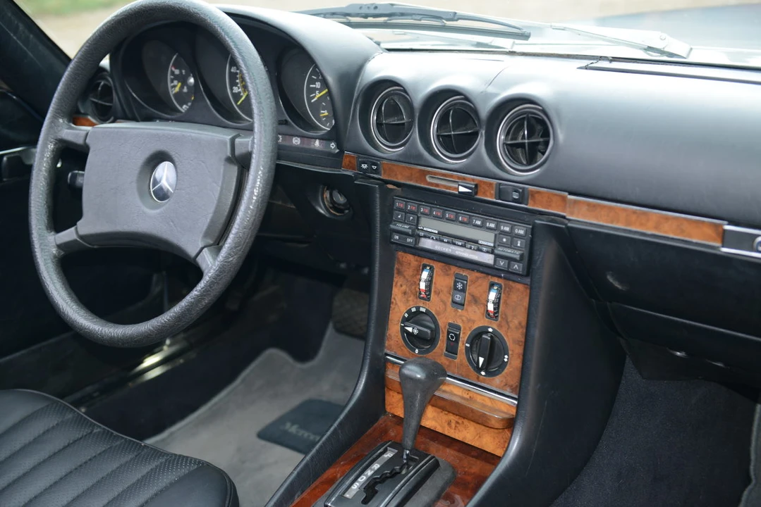 1984 Mercedes-Benz R107 SL-Class - Image 27 of 31