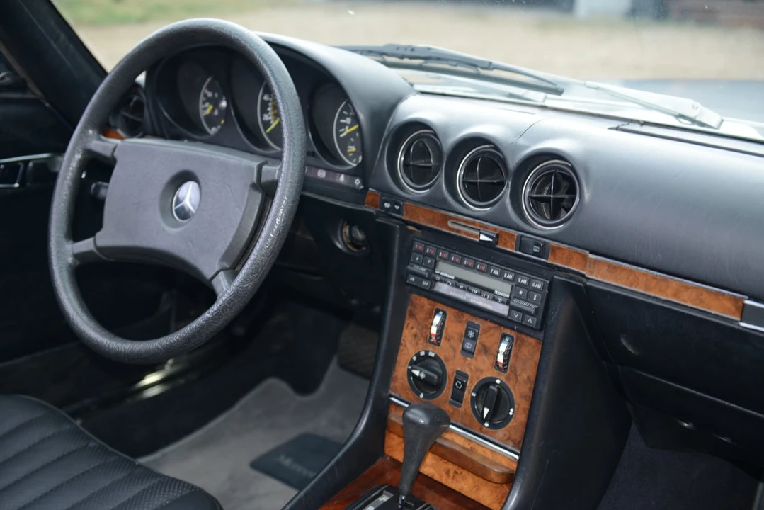 1984 Mercedes-Benz R107 SL-Class - Image 28 of 31