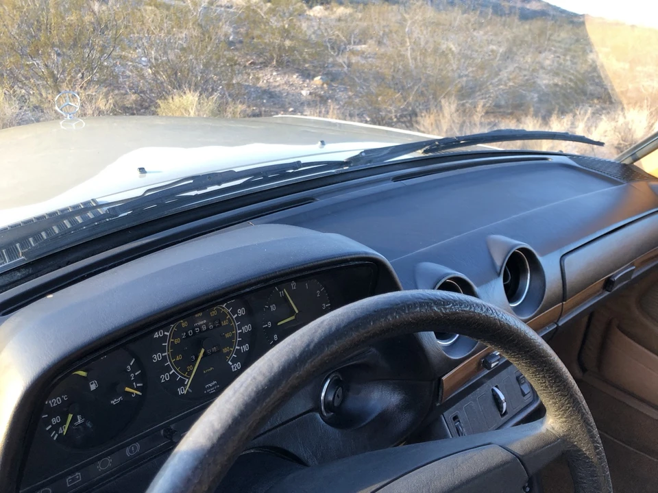 1984 Mercedes-Benz W123 Sedan - Image 20 of 31