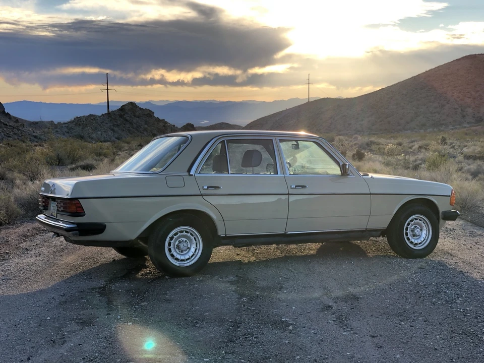 1984 Mercedes-Benz W123 Sedan - Image 7 of 31