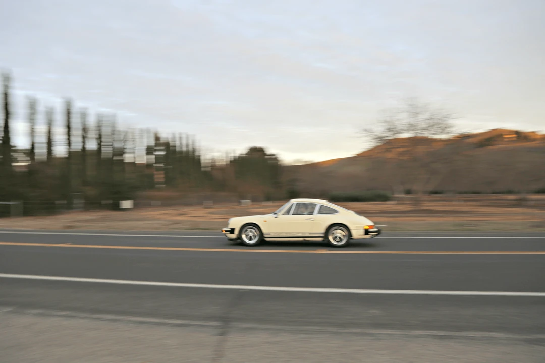 1984 Porsche 911 Carrera 3.2 - Image 16 of 31