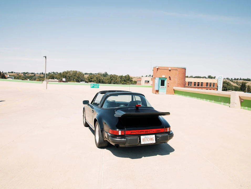 1984 Porsche 911 Carrera 3.2 - Image 17 of 31