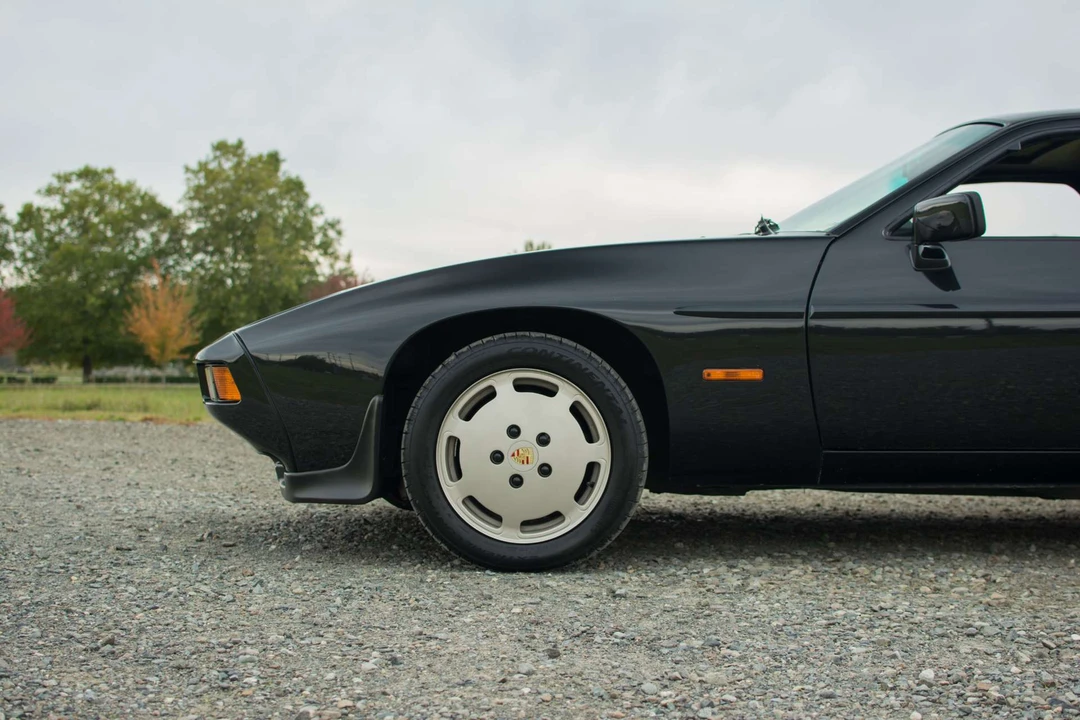 1984 Porsche 928 S - Image 18 of 31