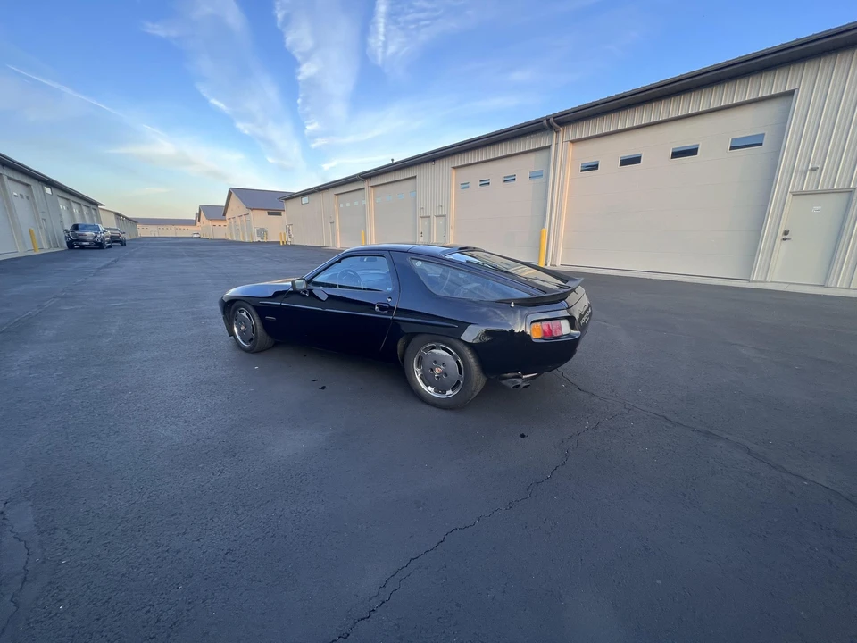 1984 Porsche 928 S - Image 24 of 31