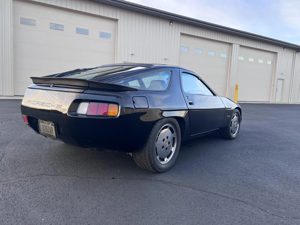 1984 Porsche 928 S - Image 16 of 31