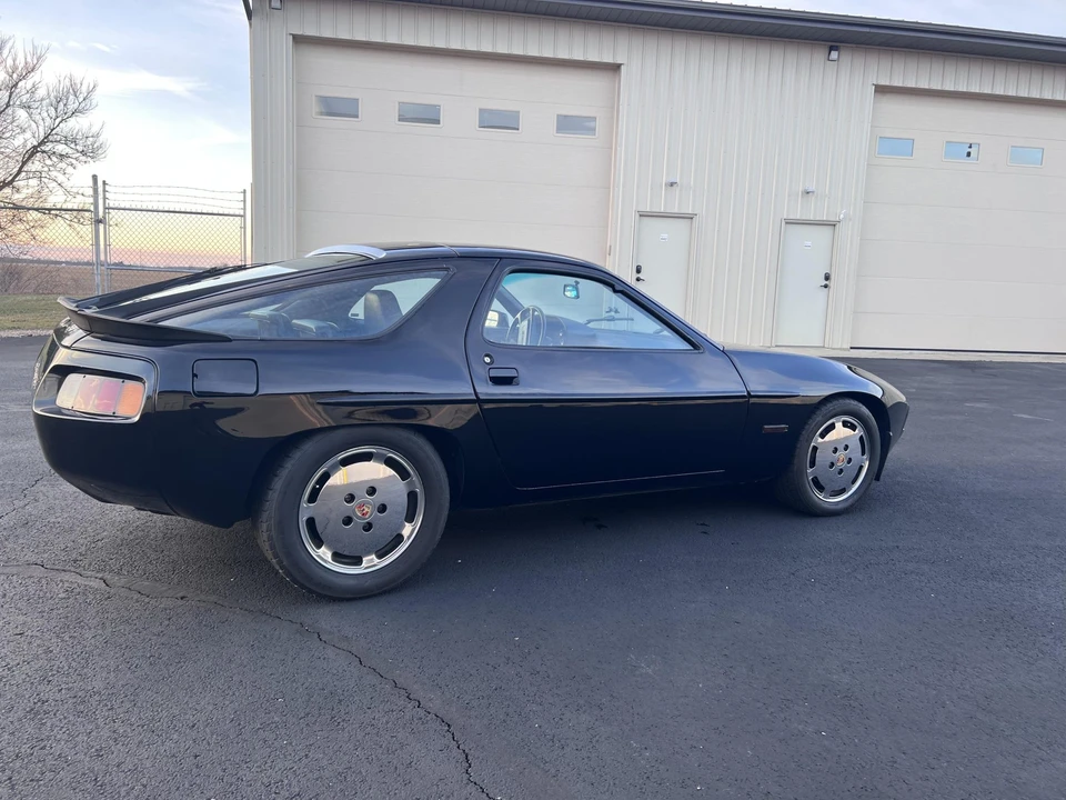 1984 Porsche 928 S - Image 14 of 31