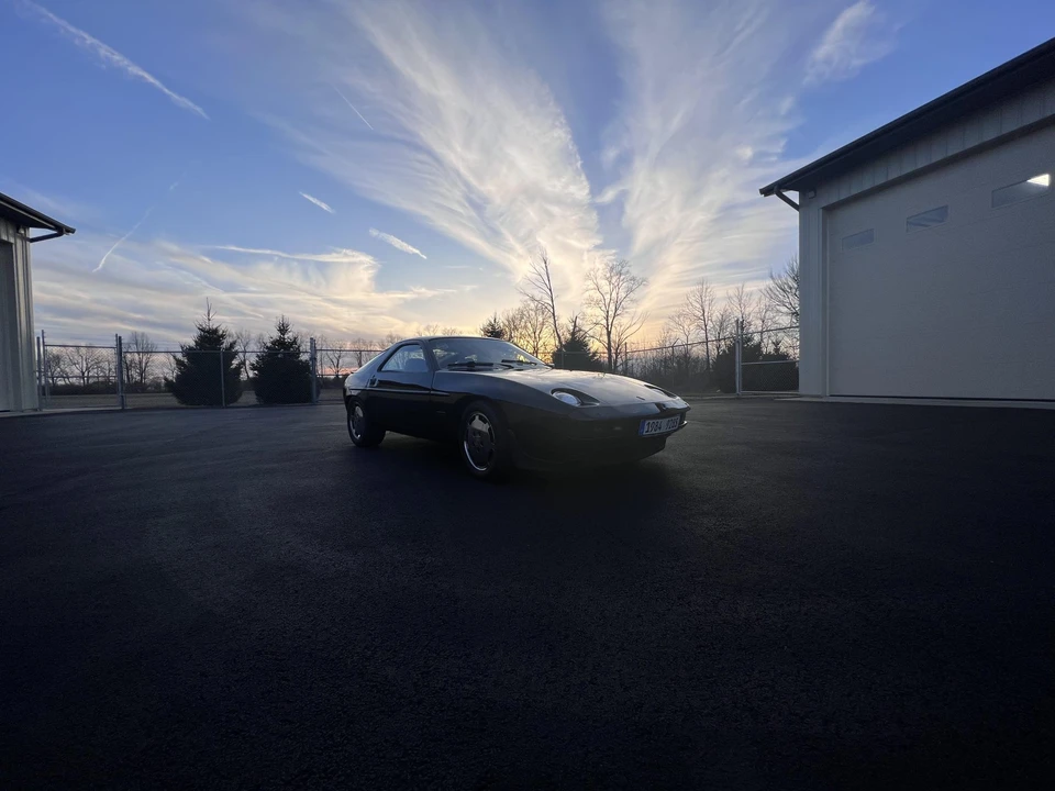 1984 Porsche 928 S - Image 9 of 31