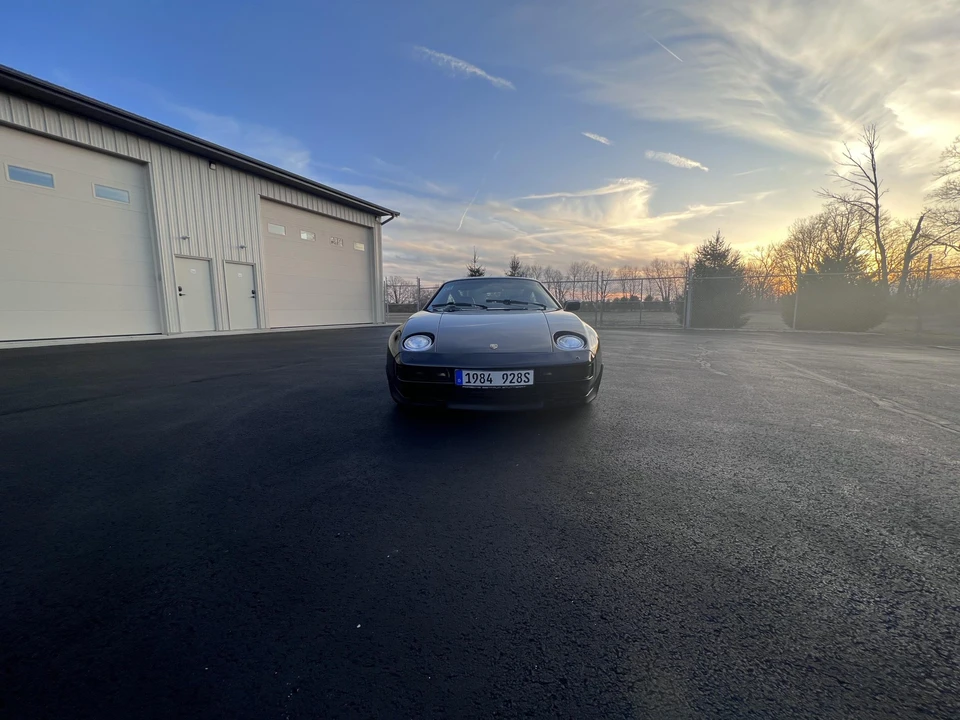 1984 Porsche 928 S - Image 4 of 31