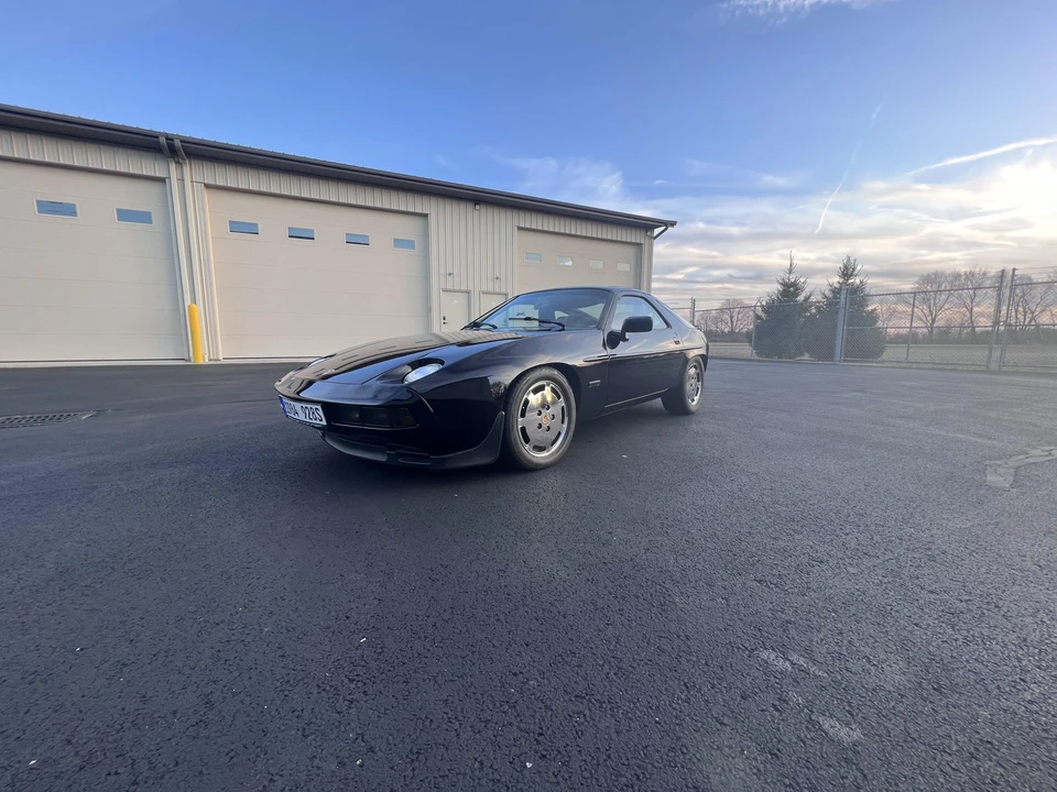 1984 Porsche 928 S - Image 2 of 31