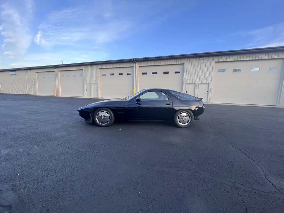 1984 Porsche 928 S - Image 26 of 31