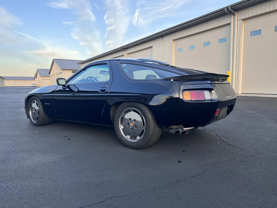 1984 Porsche 928 S - Image 25 of 31