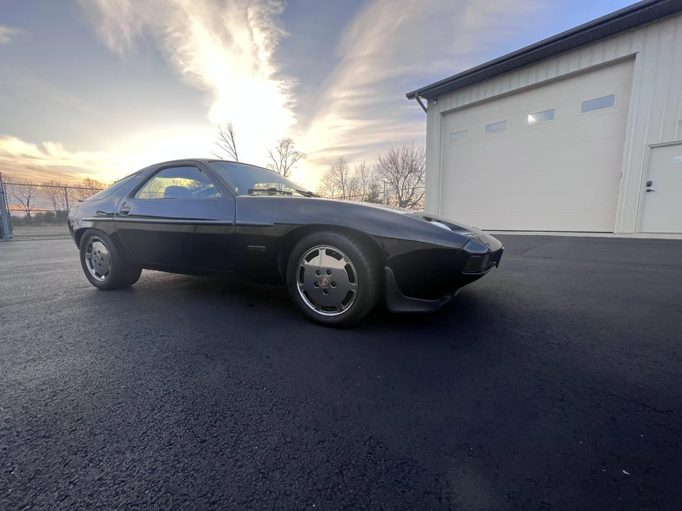 1984 Porsche 928 S - Image 12 of 31