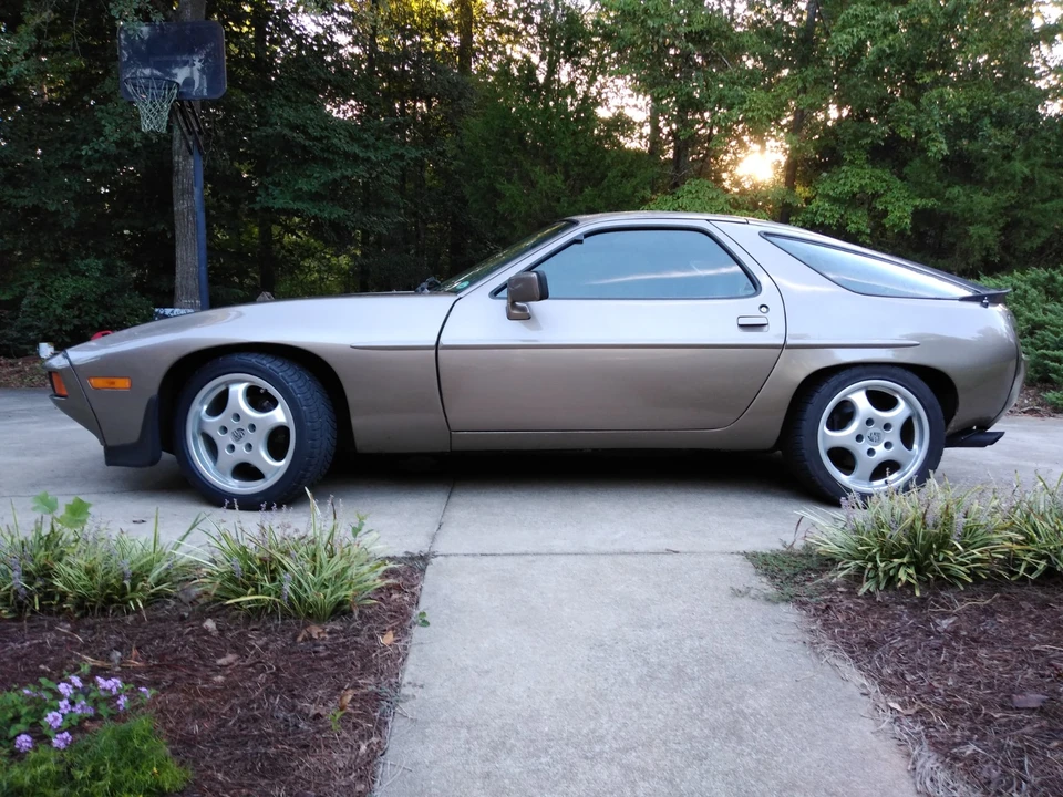 1984 Porsche 928 S - Image 4 of 31