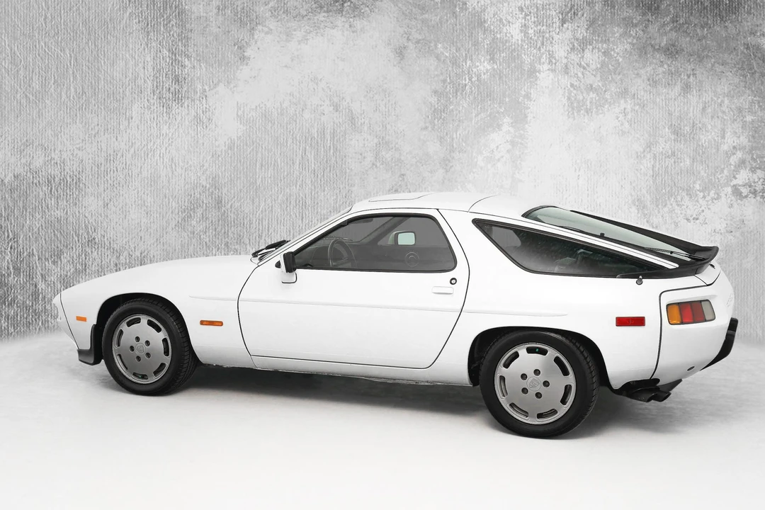 1984 Porsche 928 S - Image 16 of 31