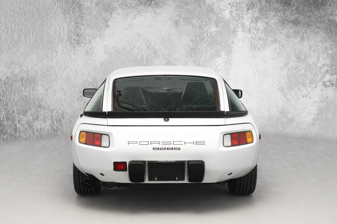 1984 Porsche 928 S - Image 13 of 31