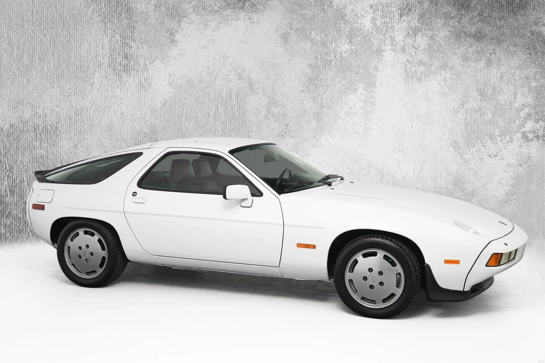 1984 Porsche 928 S - Image 8 of 31
