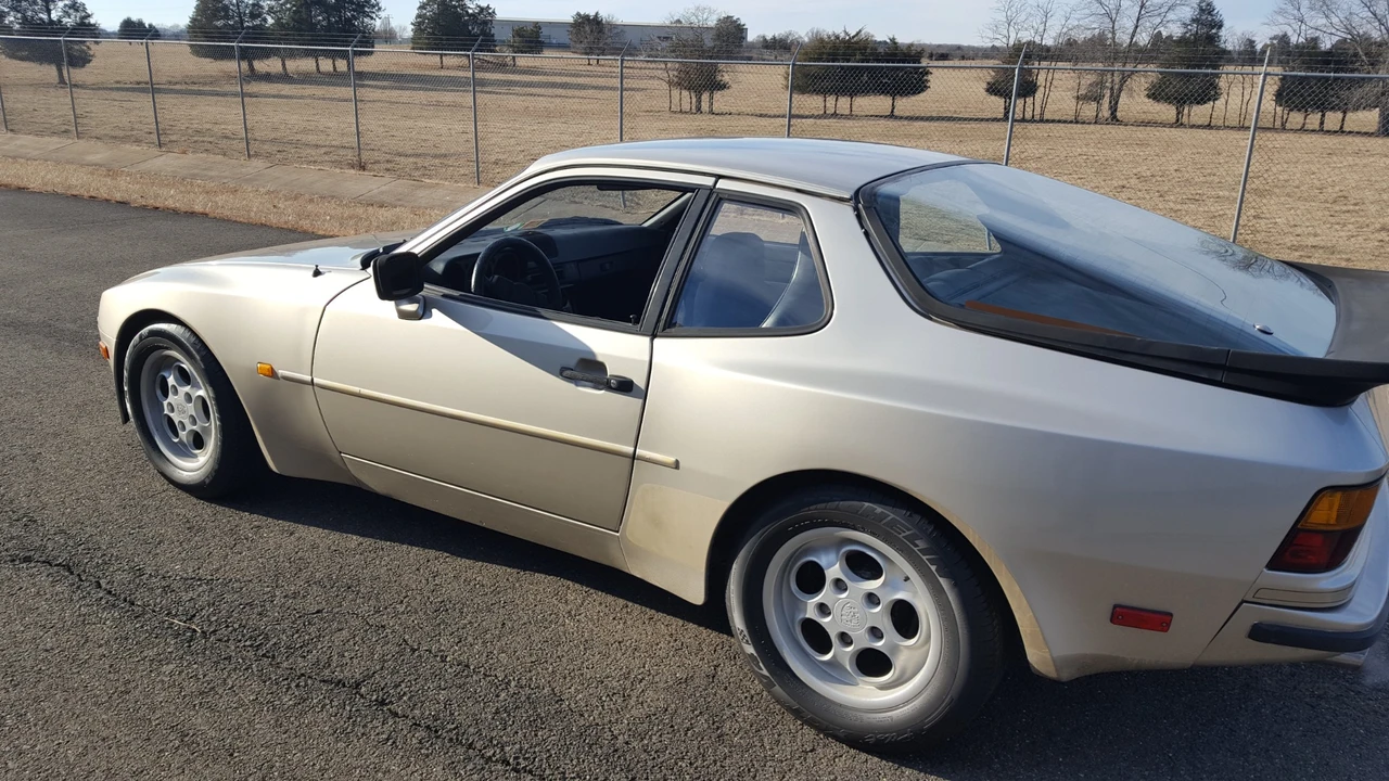 1984 Porsche 944 - Image 8 of 31