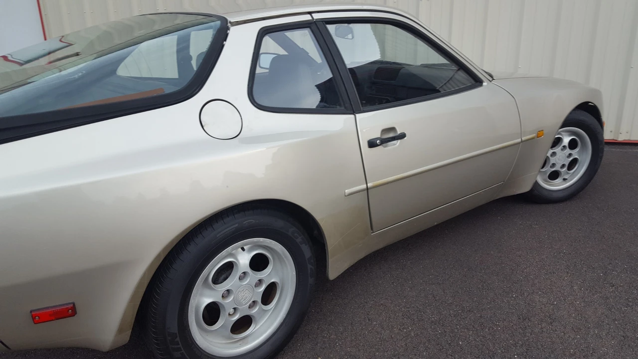 1984 Porsche 944 - Image 12 of 31