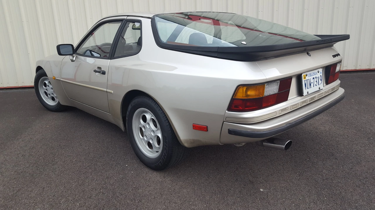1984 Porsche 944 - Image 6 of 31