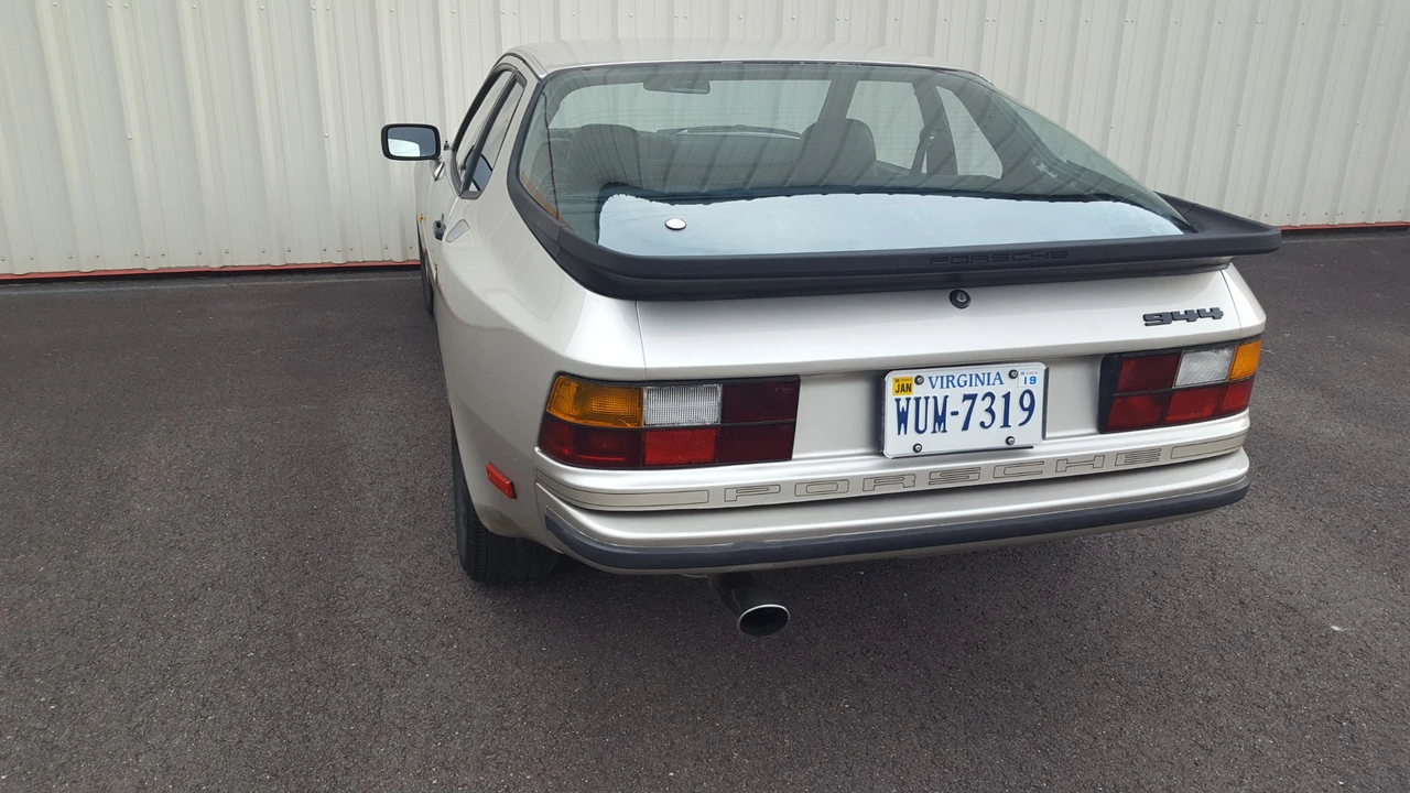 1984 Porsche 944 - Image 7 of 31
