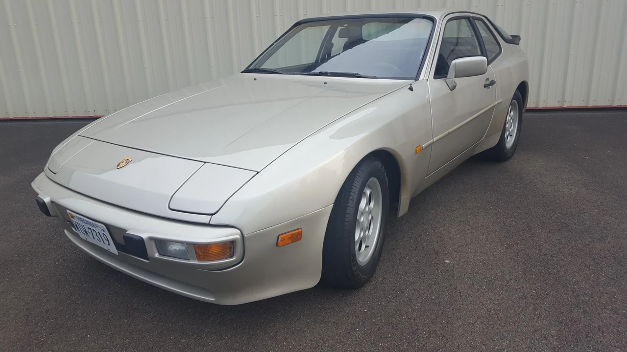 1984 Porsche 944 - Image 10 of 31