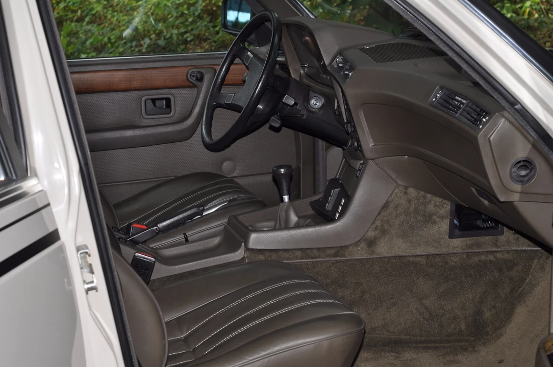 1985 BMW E23 7 Series - Image 21 of 31